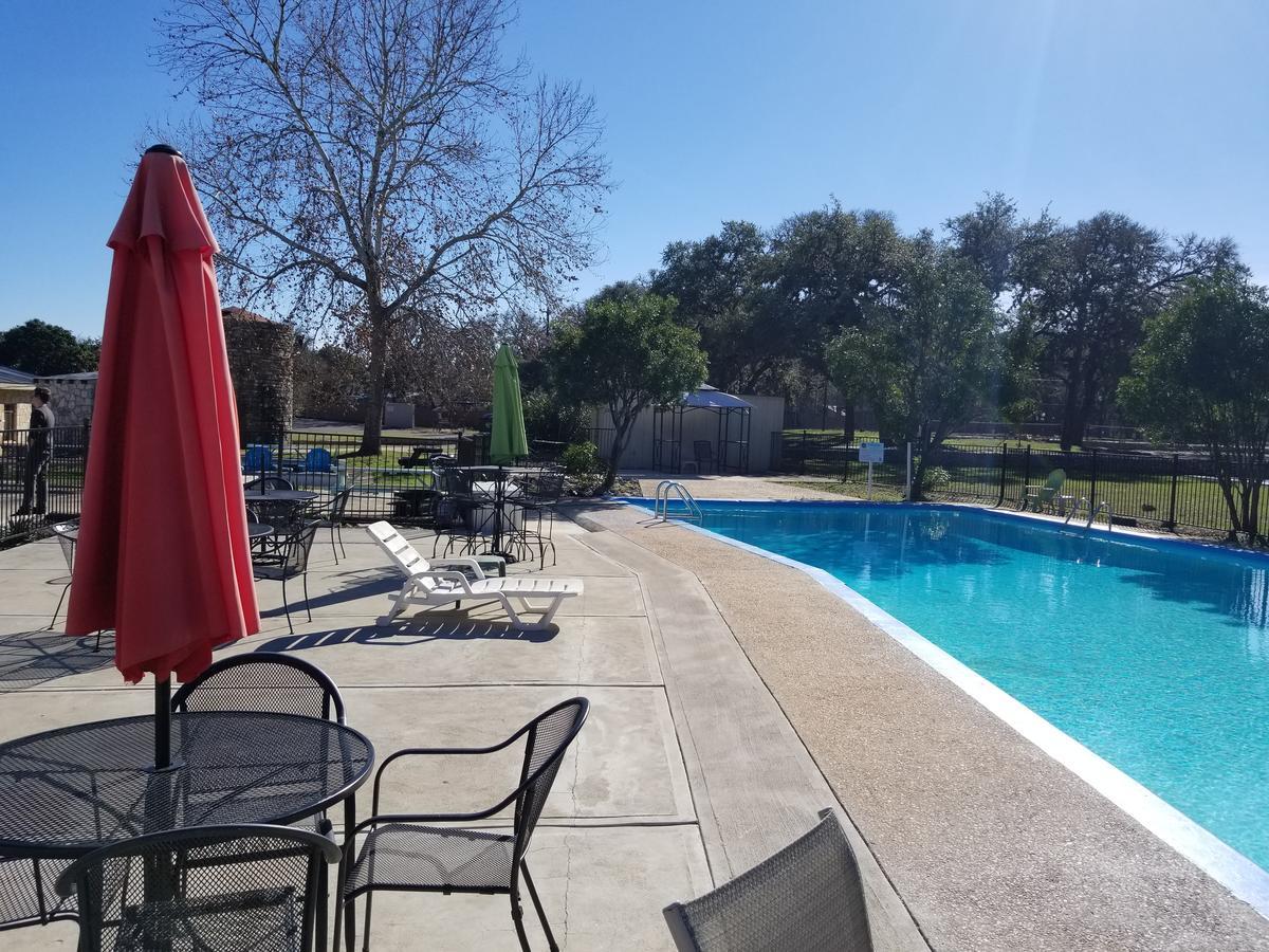 The Lodge At Cypress Falls Wimberley Εξωτερικό φωτογραφία