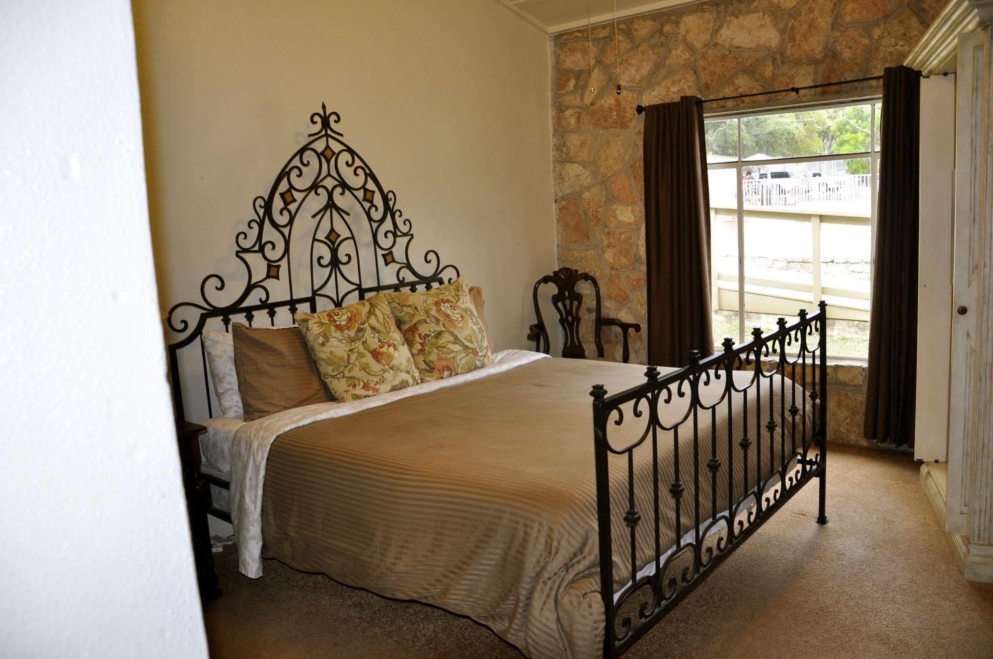 The Lodge At Cypress Falls Wimberley Εξωτερικό φωτογραφία