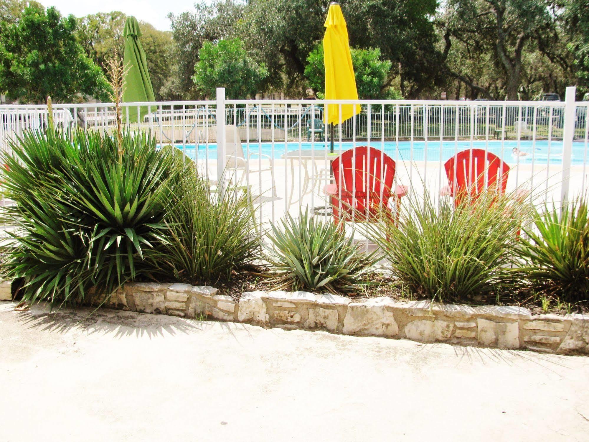 The Lodge At Cypress Falls Wimberley Εξωτερικό φωτογραφία