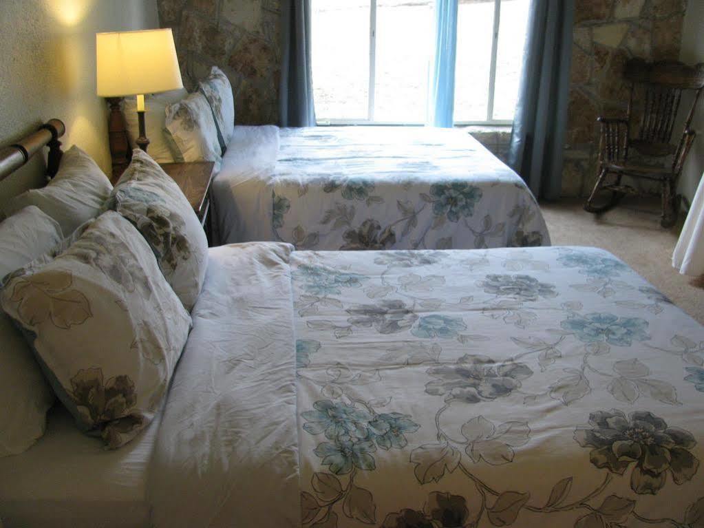 The Lodge At Cypress Falls Wimberley Εξωτερικό φωτογραφία