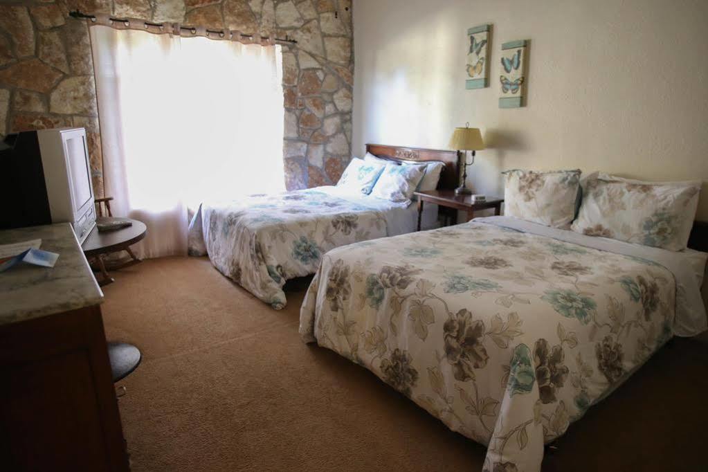 The Lodge At Cypress Falls Wimberley Εξωτερικό φωτογραφία