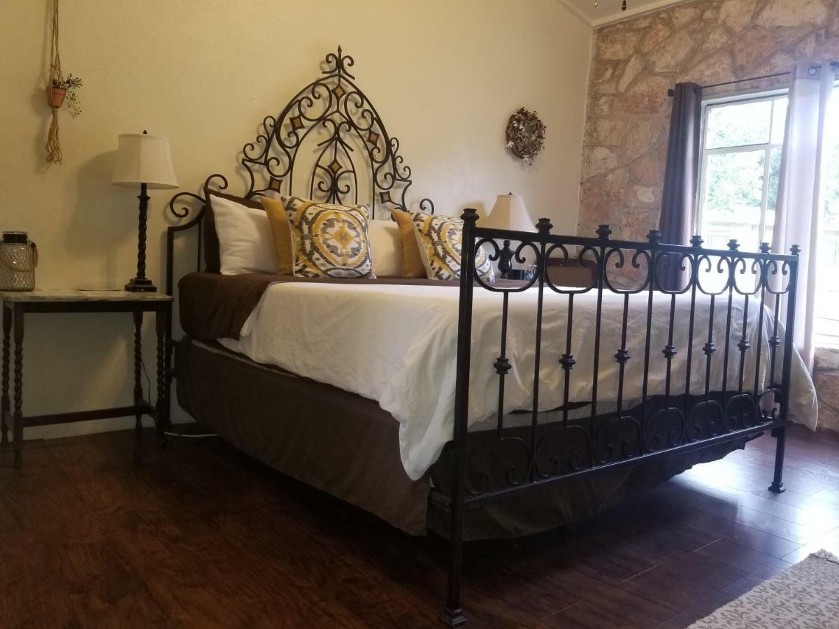 The Lodge At Cypress Falls Wimberley Εξωτερικό φωτογραφία