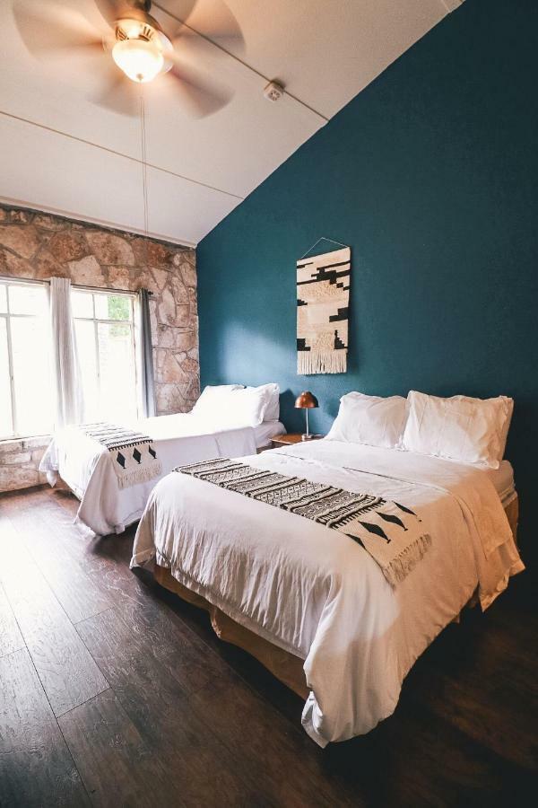 The Lodge At Cypress Falls Wimberley Εξωτερικό φωτογραφία